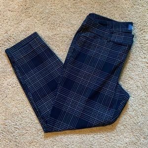 Old Navy Dress Stretch Capris